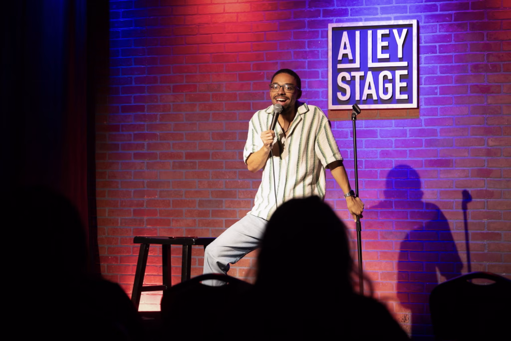 comedian at Alley Stage